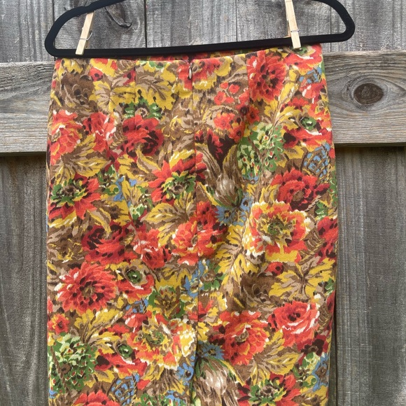 Talbots Petite Two size 6P Animal Print and Multicolor Pencil Skirts - Picture 10 of 14